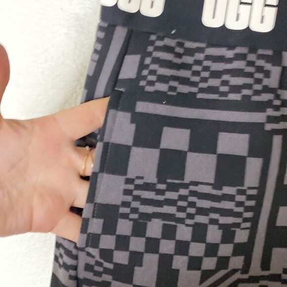 NWT- UGG- Chrissy Short Checks- boyfriend short- black and grey- Size X-Large - Picture 5 of 11